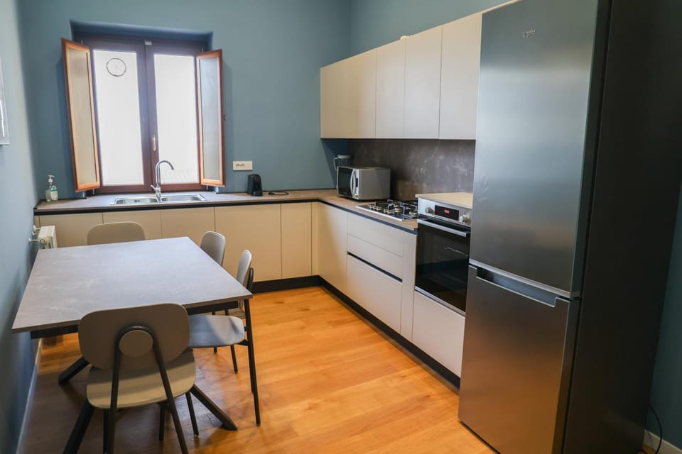 Kitchen or kitchenette, Dining area, dishwasher, oven, stove