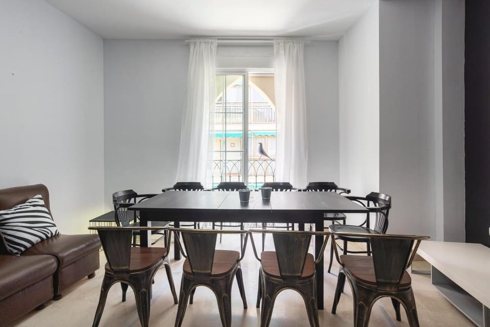 New broad GR2- XXL flat in Málaga Center for big groups Apartment in Malaga
