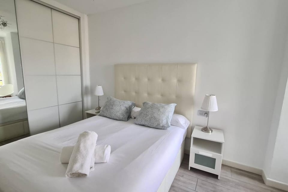 Playamar-Apto soleado piscina y playa Apartment in Torremolinos