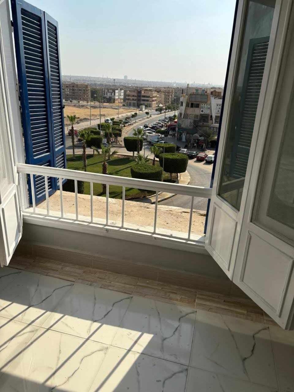 Balcony/Terrace, Quiet street view