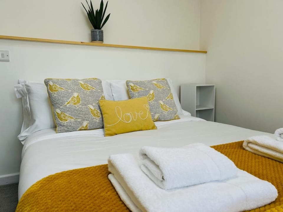 The Old Post Office - MaisonPro House in Stroud