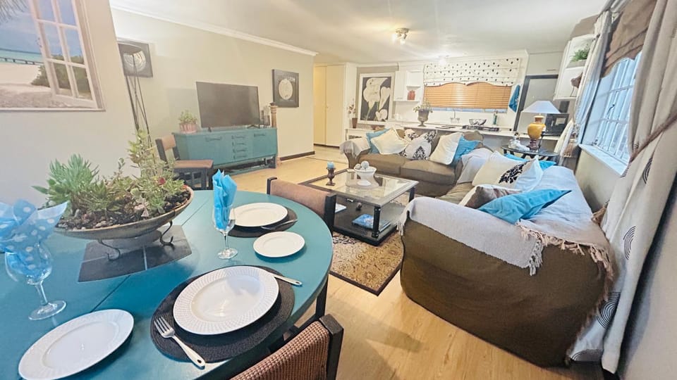 Artzys Cottage 1km to Olivedale Clinic Apartment in Randburg