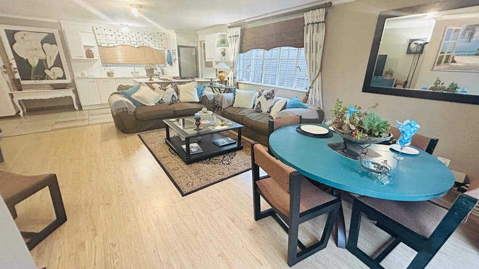 Artzys Cottage 1km to Olivedale Clinic Apartment in Randburg