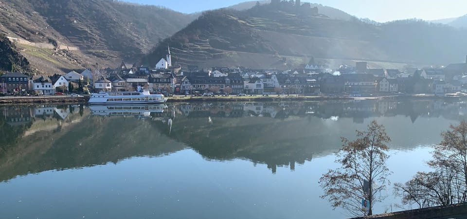 Nearby landmark, Day, Natural landscape, Mountain view, River view