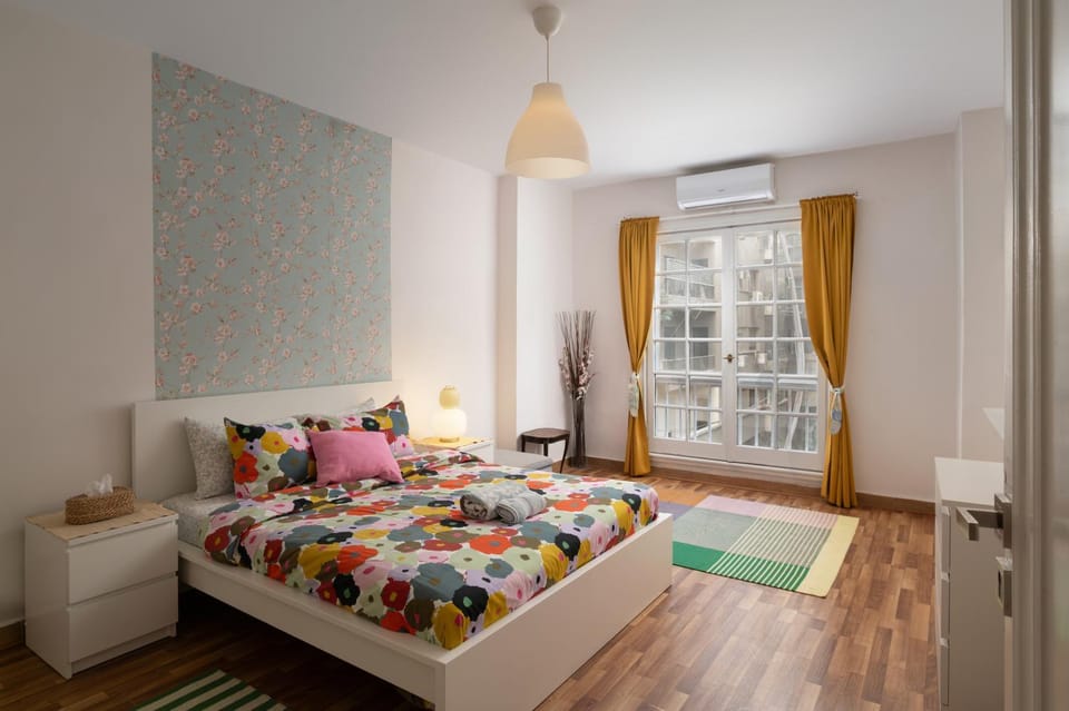 The Peaceful Artisan Stay - El Zamalek Fish Garden Apartment in Cairo