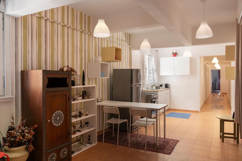 The Peaceful Artisan Stay - El Zamalek Fish Garden Apartment in Cairo