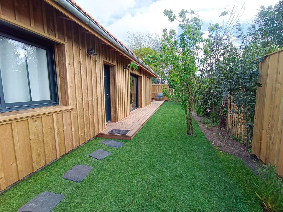 Property building, Garden, Garden