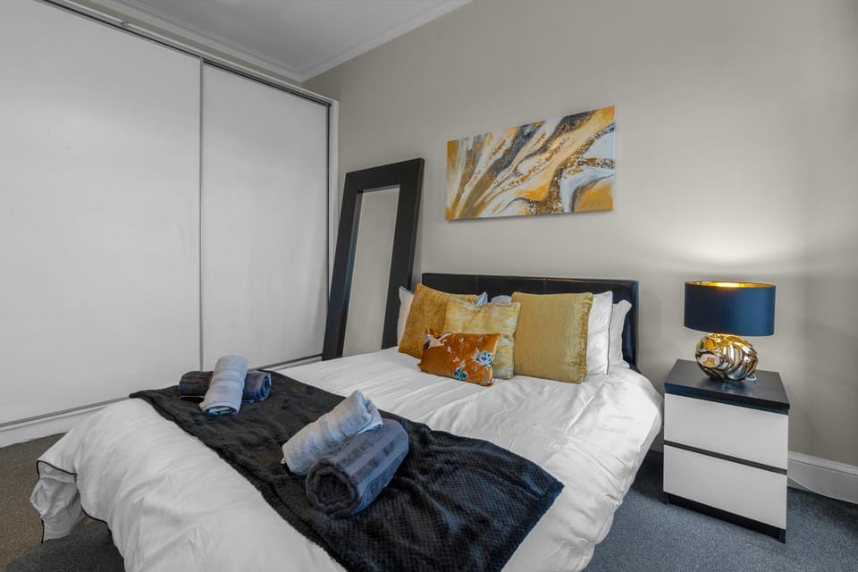 Bed, Bedroom