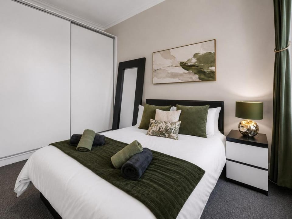 Free Parking - City Centre - Stunning Views - Great Location Apartment in Edinburgh
