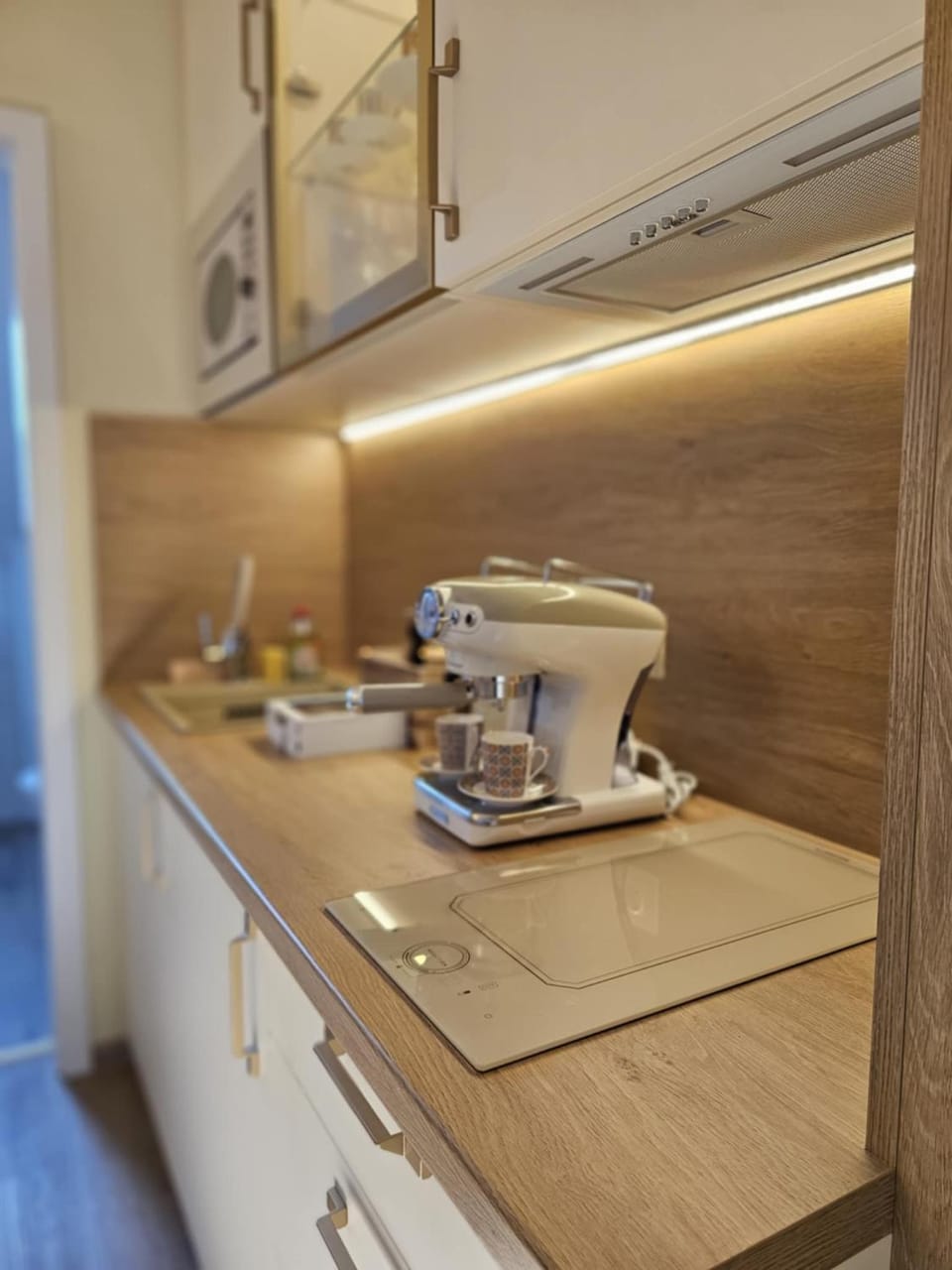 Coffee/tea facilities, Kitchen or kitchenette