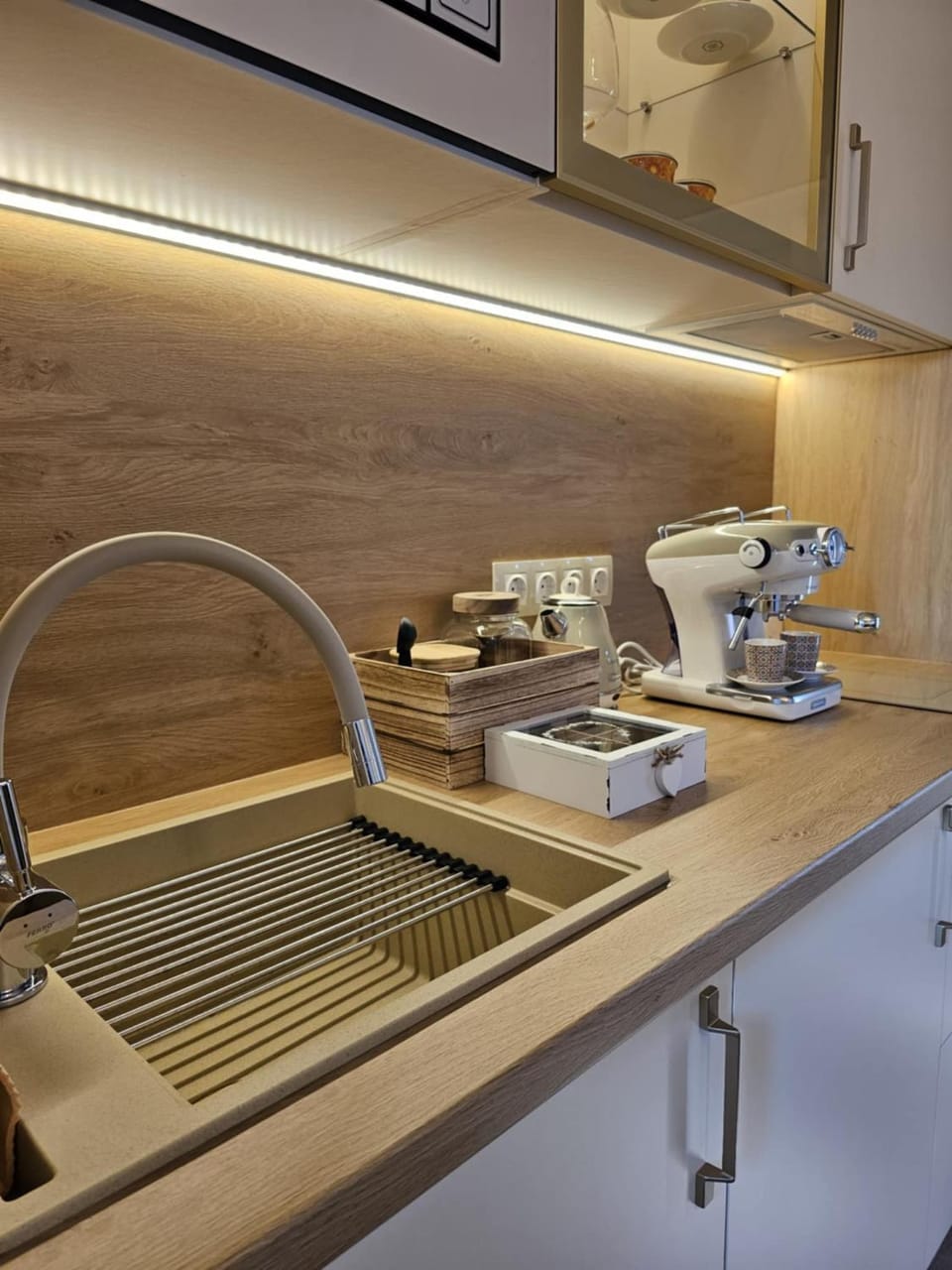 Coffee/tea facilities, Kitchen or kitchenette