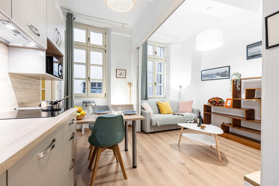 TV and multimedia, Kitchen or kitchenette, Living room, Dining area, oven