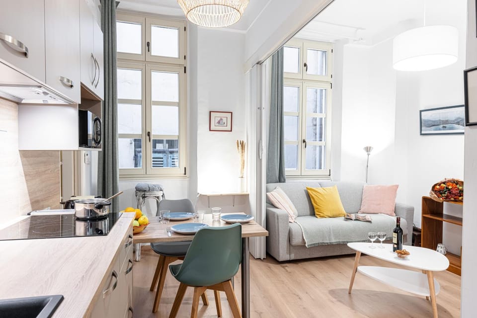 TV and multimedia, Kitchen or kitchenette, Living room, Bedroom