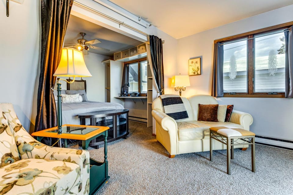 Fish, Hike & Unwind: Studio 2 Mi to Lake Winnebago Apartment in Neenah