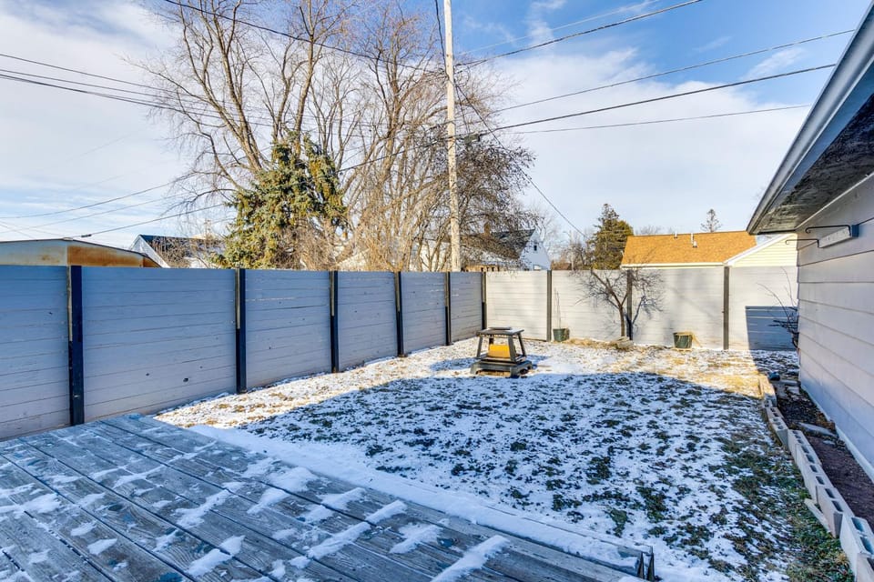 Fish, Hike & Unwind: Studio 2 Mi to Lake Winnebago Apartment in Neenah