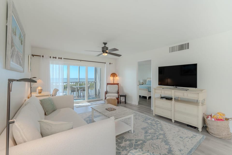 Sand Caper #406 by Sun Palace Vacations Apartment in Estero Island
