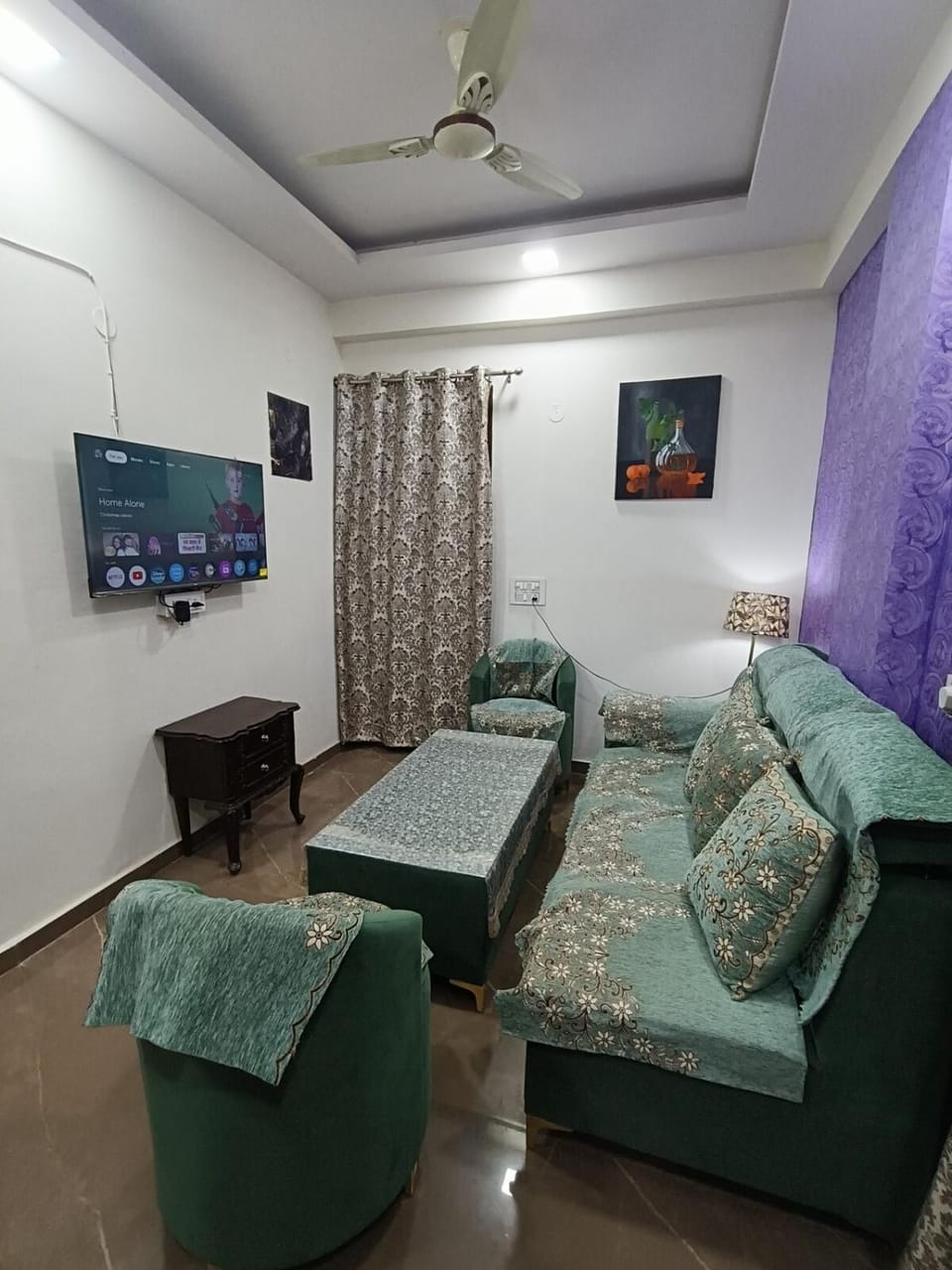 HomelyStay Apartment in Noida