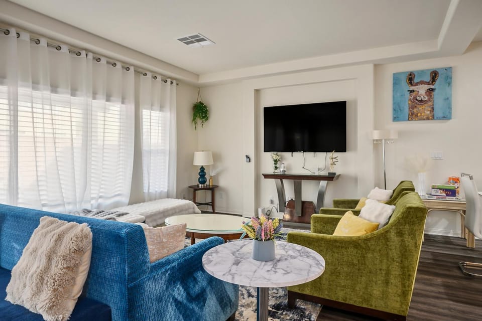 Relaxing Vegas Stay with BBQ & Games House in Spring Valley