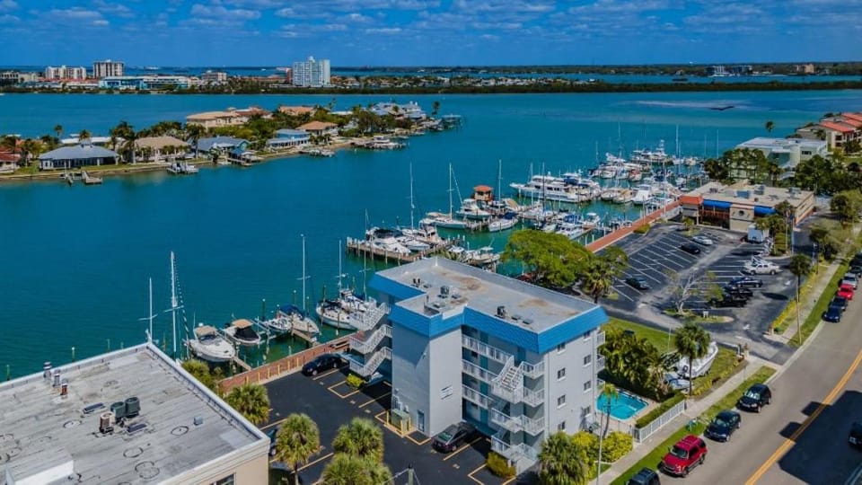 Charming and Spacious Studio Apartment in Clearwater Beach