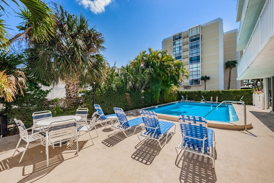 Charming and Spacious Studio Apartment in Clearwater Beach