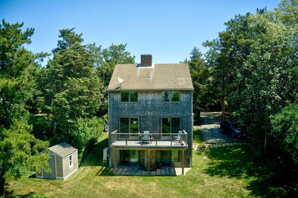 Walk to Nauset Beach Updated and Cozy House in Orleans