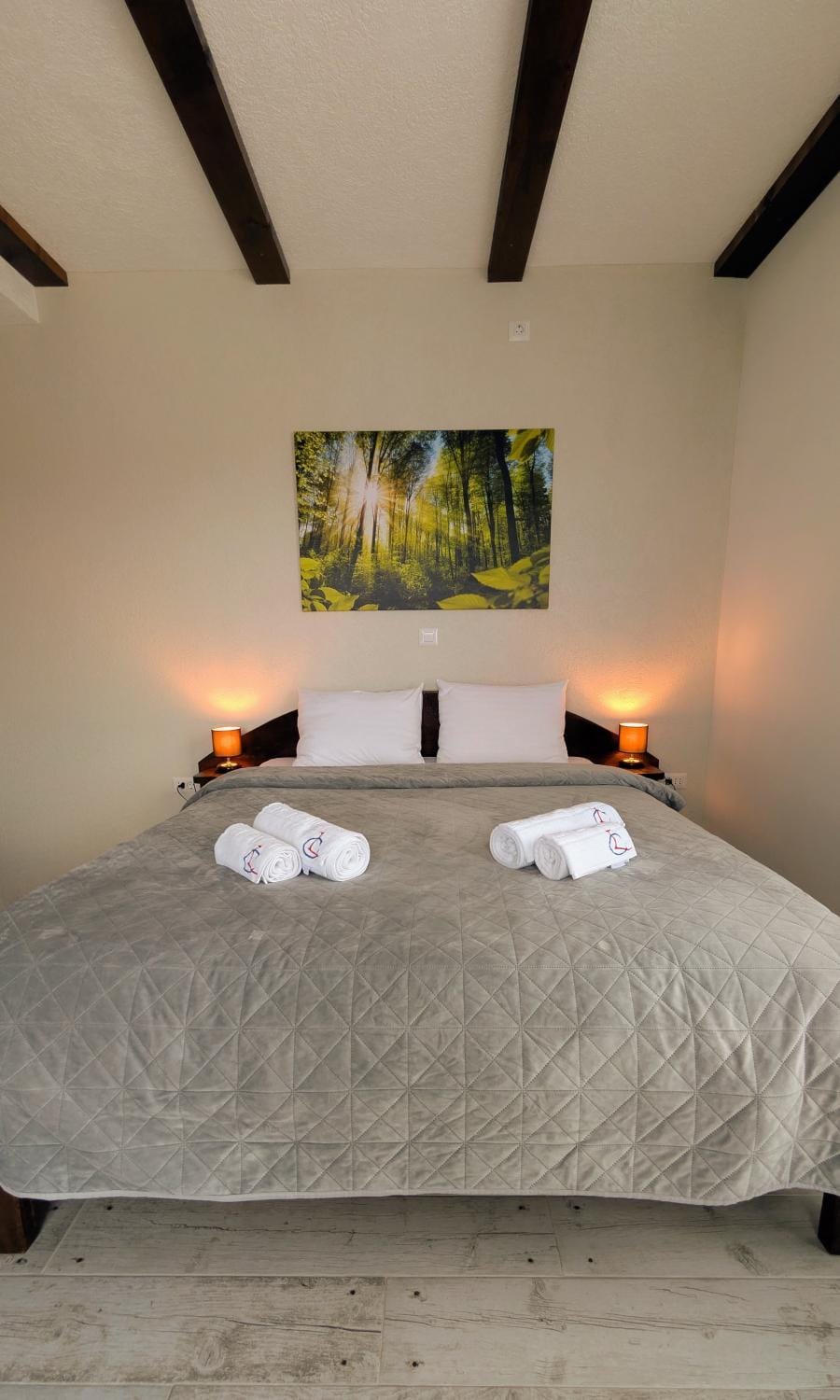 Bed, Photo of the whole room, Bedroom, towels