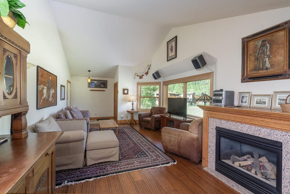 Beautiful Sunset Views close to Lift 7 and the San Miguel River House in Telluride