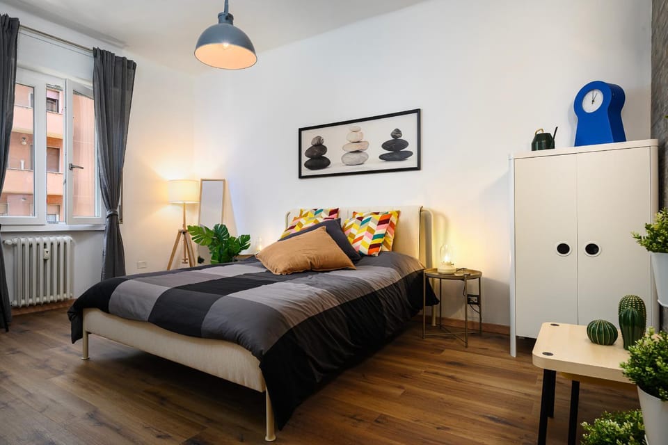 Bed, Photo of the whole room, Seating area, Bedroom, heating, wardrobe