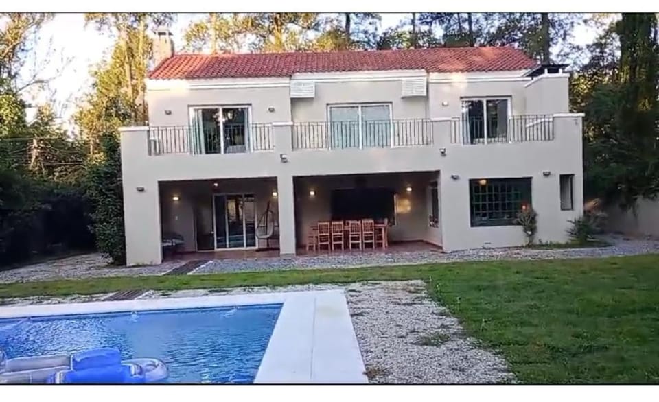 Wonderful Luxury House Villa in Benavidez