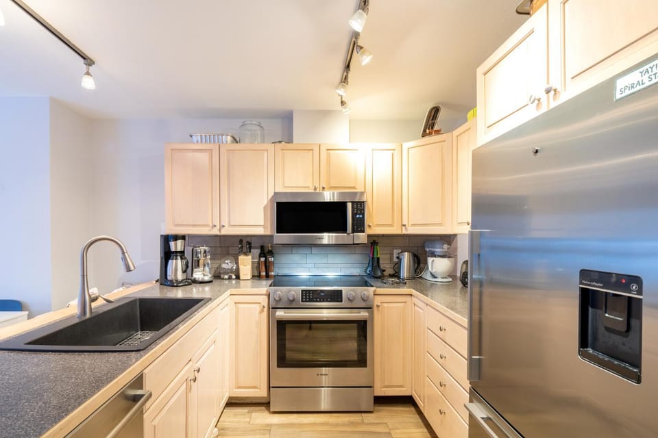 One block walk to gondola, ski lockers downstairs, River Trail close by! House in Telluride