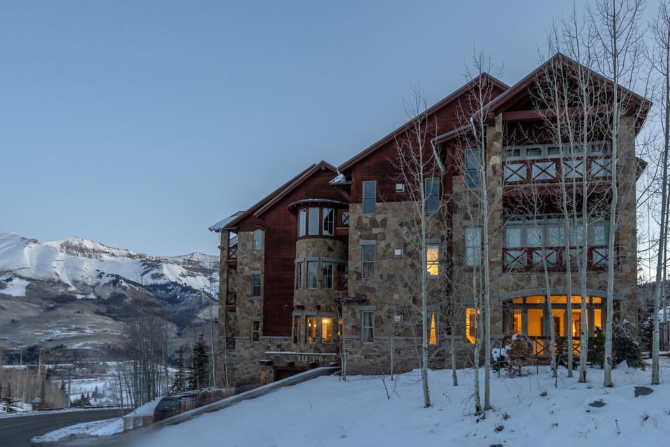 Luxury Lorian Lookout with plenty of amenities House in Mountain Village