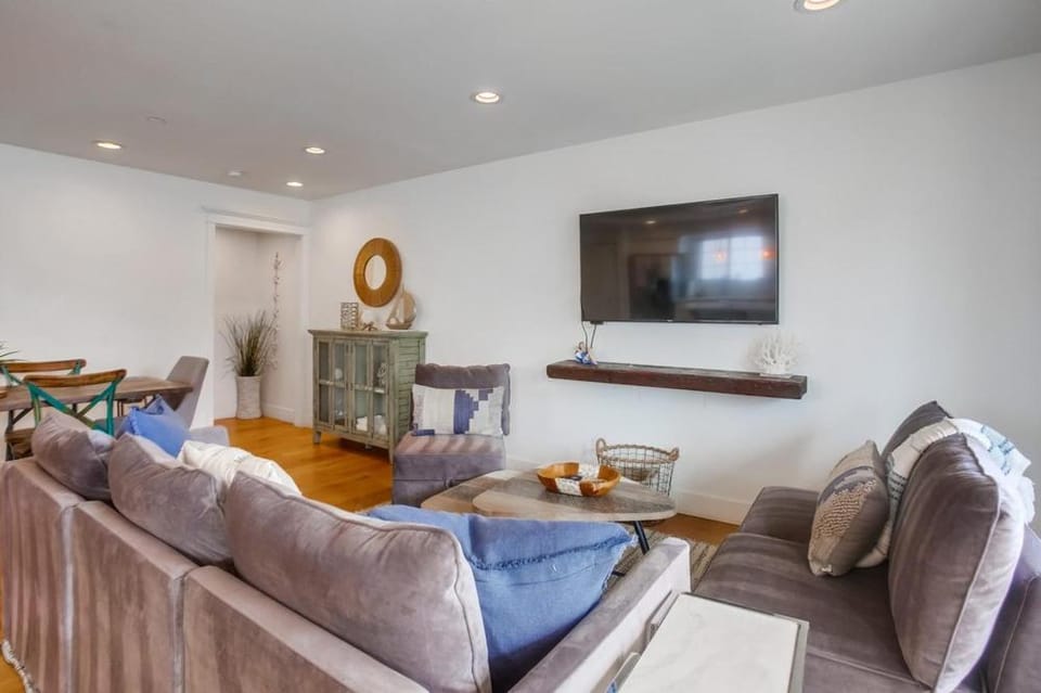 Pacific Pearl House in Mission Beach