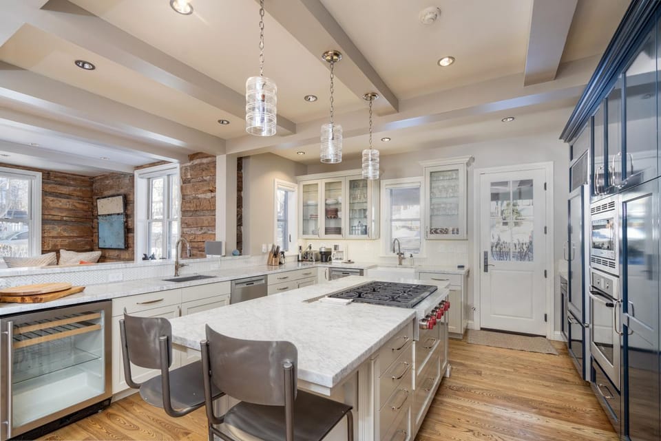 Luxury at Miles High, with 2 Free Ski Passes House in Telluride
