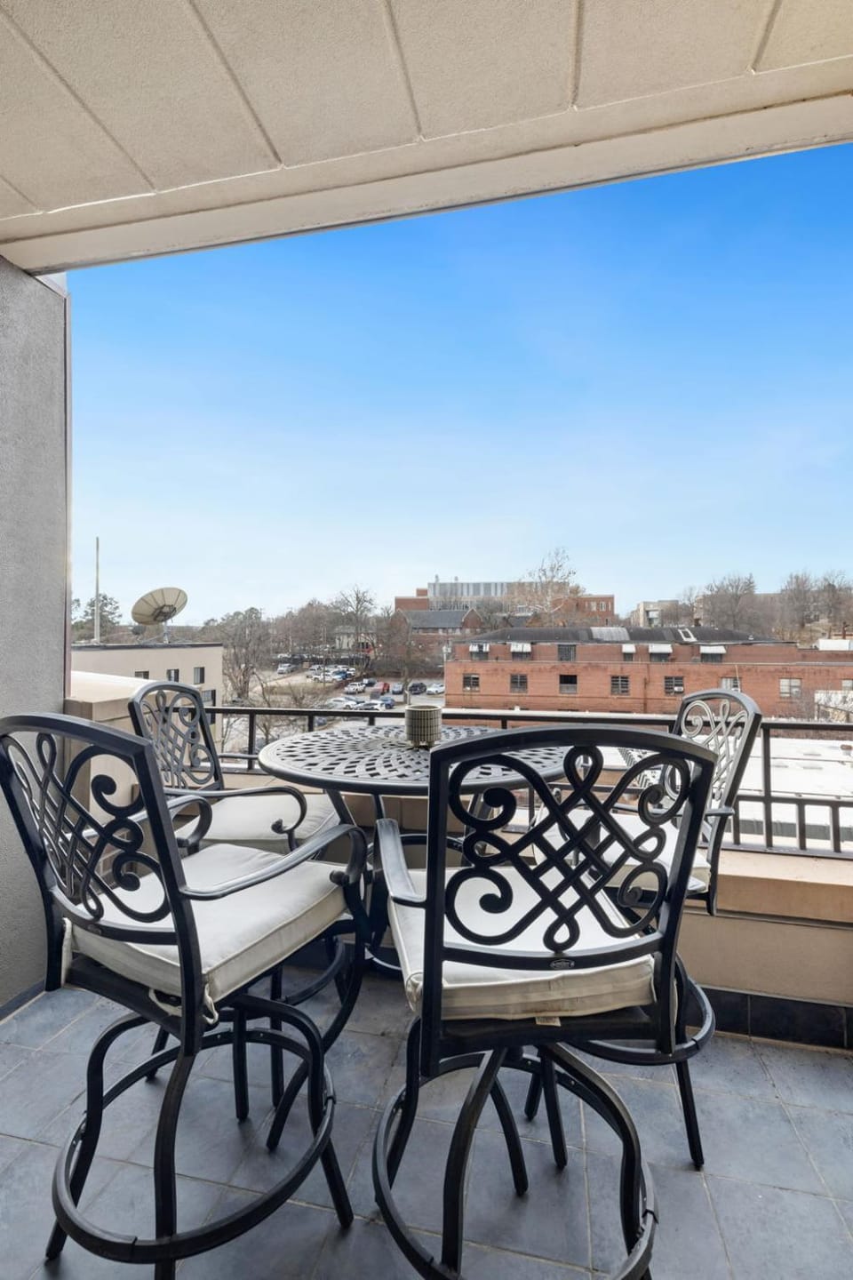 Fay Flat-Monthly Rental-Downtown High Rise Suite Apartment in Fayetteville