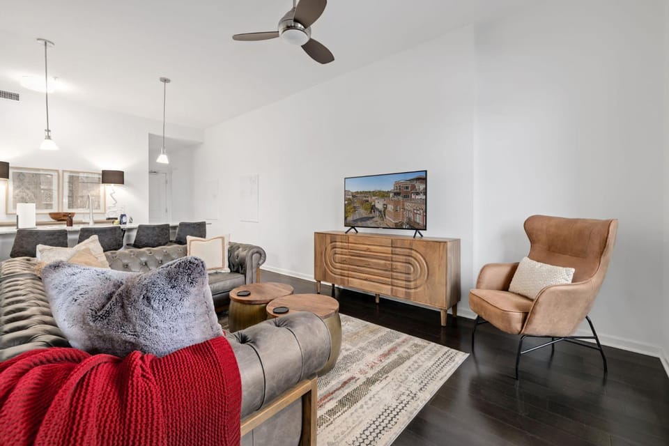 Fay Flat-Monthly Rental-Downtown High Rise Suite Apartment in Fayetteville