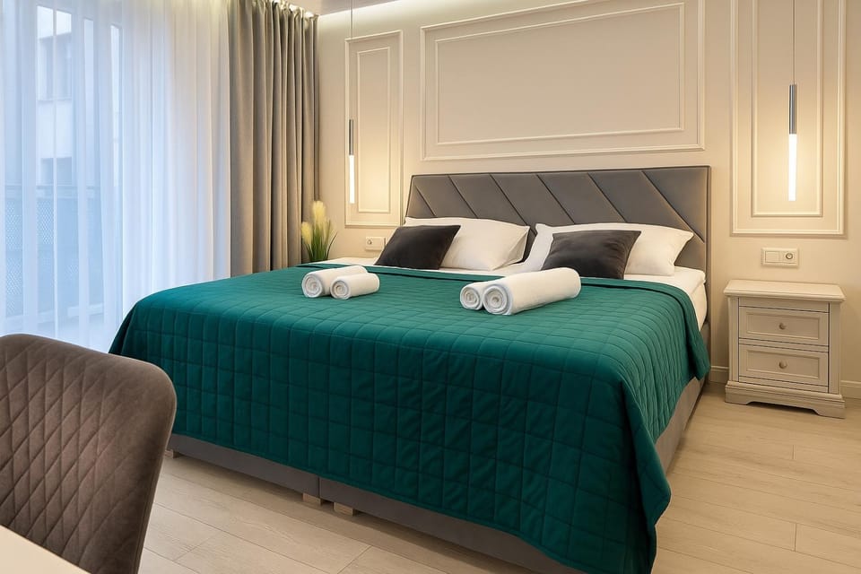 Photo of the whole room, Bedroom