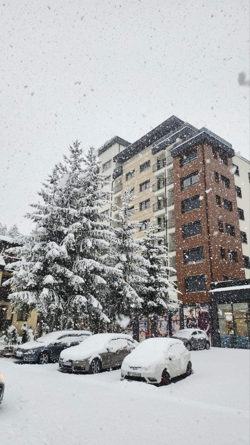 Property building, Day, Winter