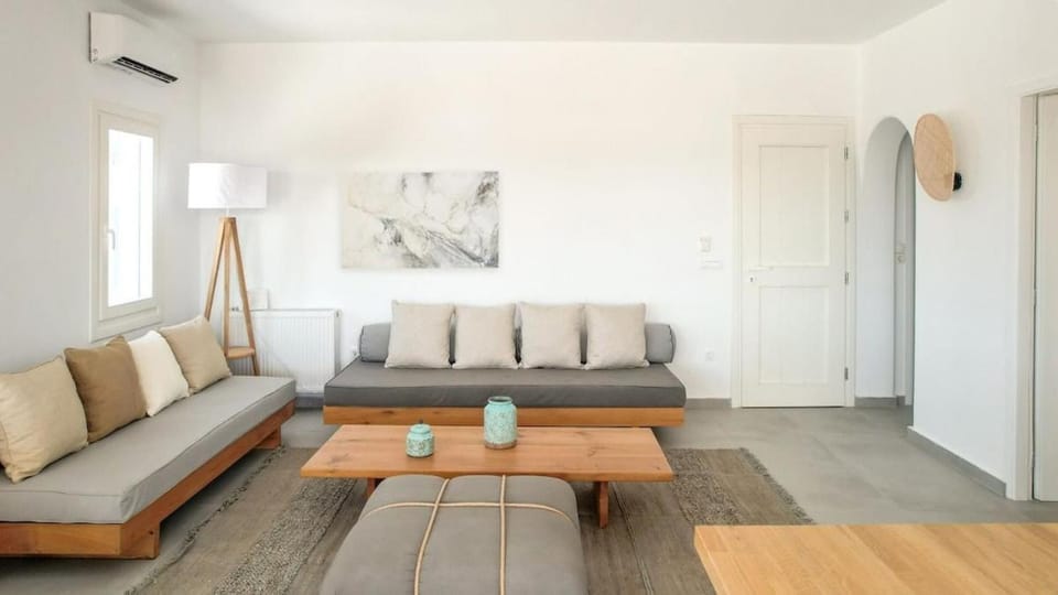 Living room, Seating area, air conditioner