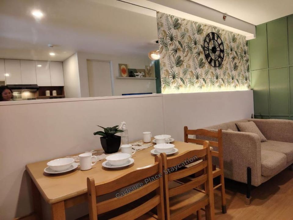 Cadence Place 2BR Pasig Condo for upto 6pax with Free Parking Apartment in Pasig
