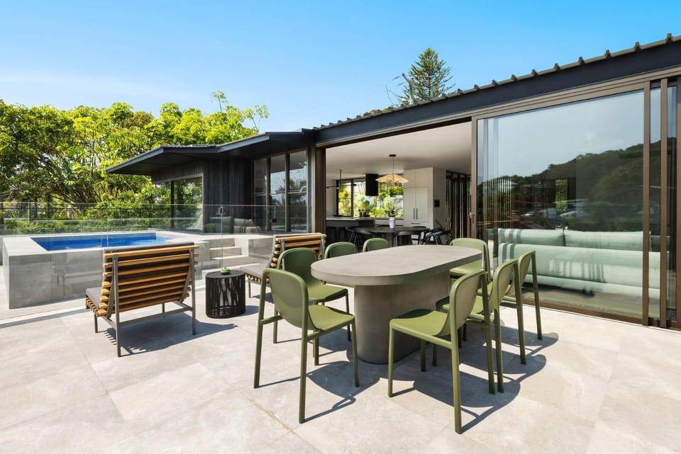 Patio, Dining area, Swimming pool
