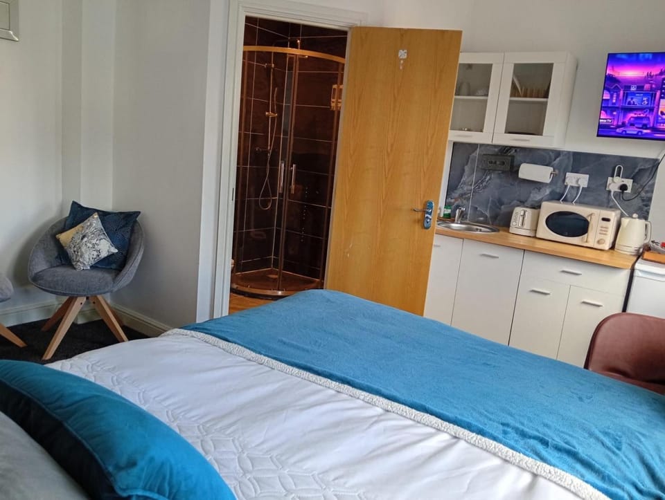 Precise Homes Bed and Breakfast in Wolverhampton