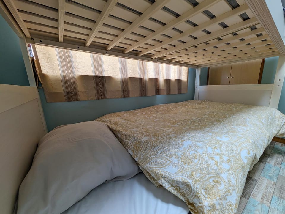 bunk bed