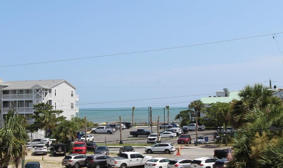 Pier Pleasure Beachwalk 21 Apartment in Folly Beach