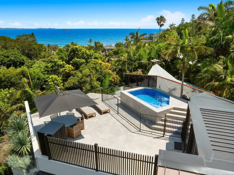 Balcony/Terrace, Pool view, Sea view, Swimming pool