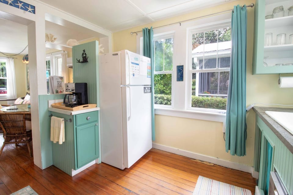 Sea Glass Cottage House in Folly Beach