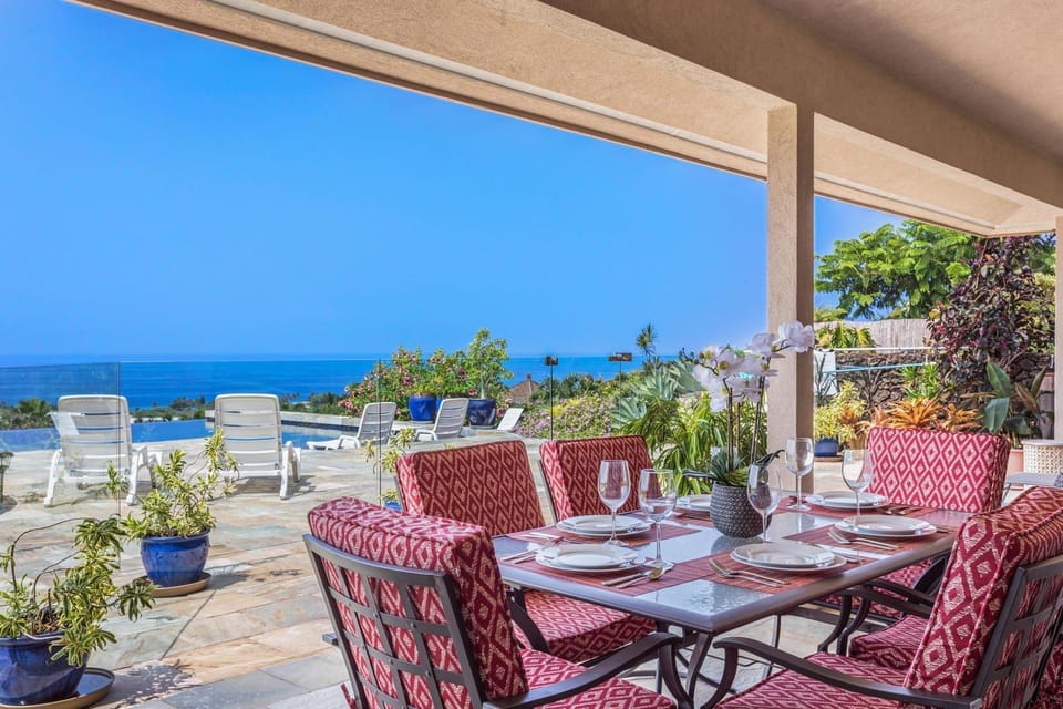 Akoa Place House in Holualoa