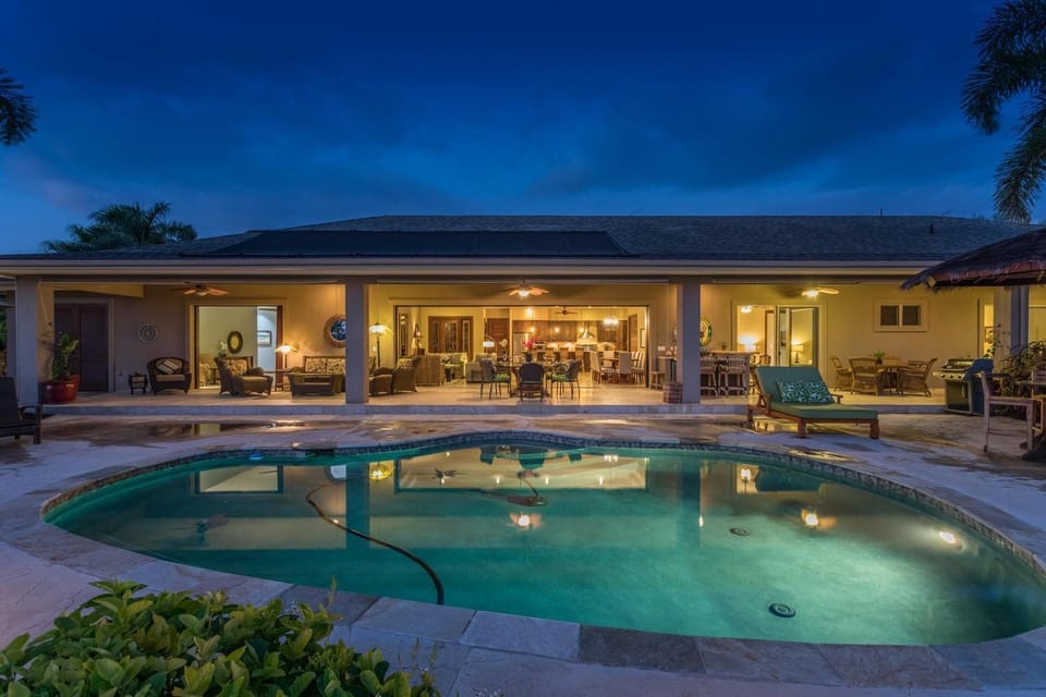 Hale Akoa in Kahakai Estates House in Holualoa
