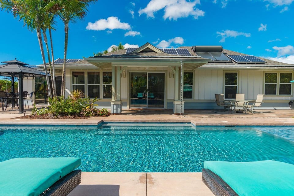 Nakukui Ekolu in Kahakai Estates House in Holualoa