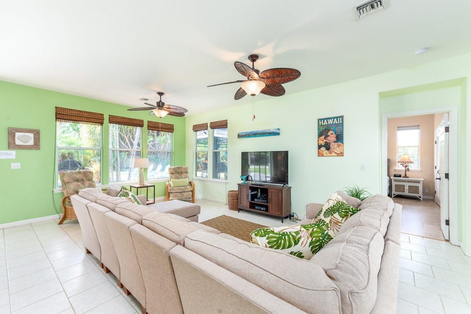 Nakukui Ekolu in Kahakai Estates House in Holualoa