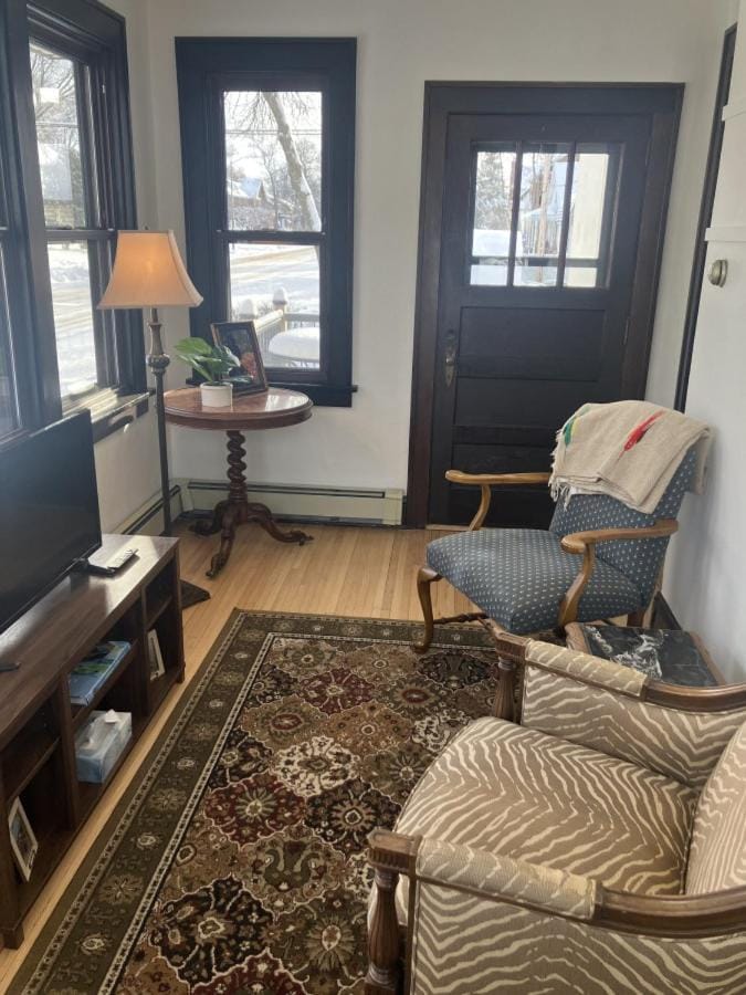 Sax Zim Bog Lodge Hibbing Downtown Home - Located Downtown Hibbing House in Indiana